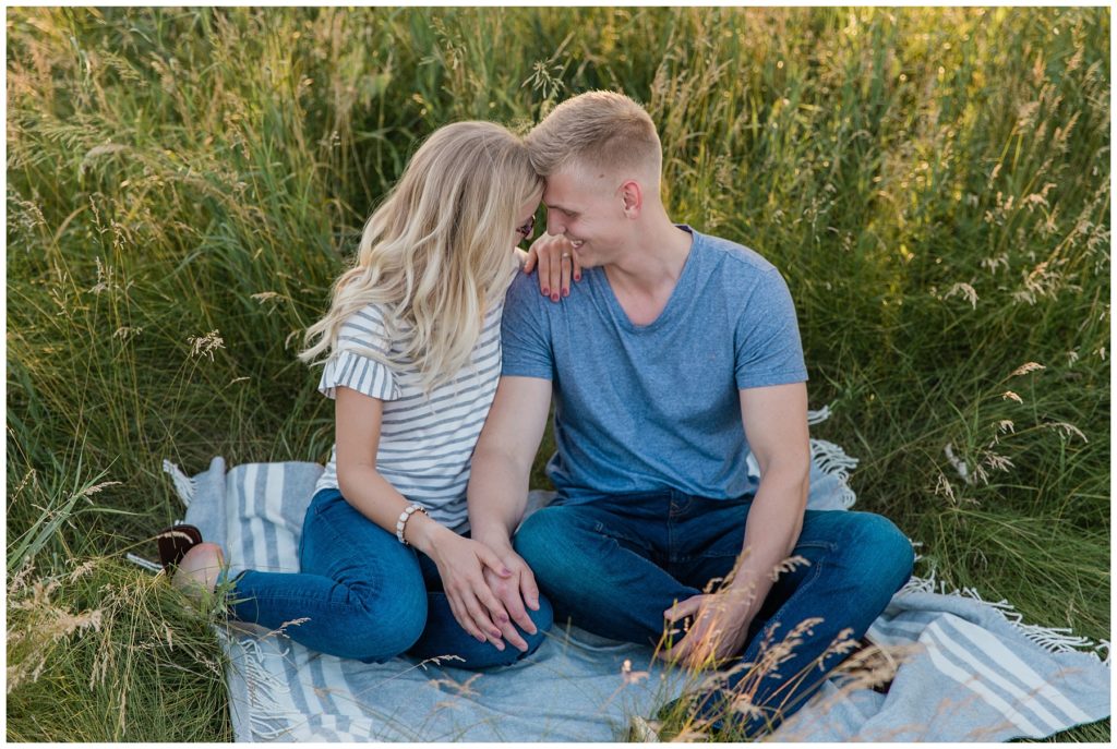 WISCONSIN SUMMER ENGAGEMENT SESSION | HAPPY TAKES PHOTOGRAPHY