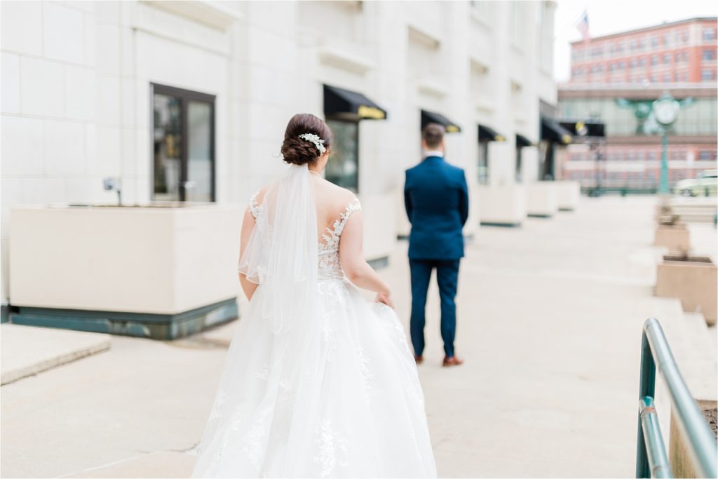 Blush and Navy Wedding on Riverwalk in Milwaukee, WI | Happy Takes Photography