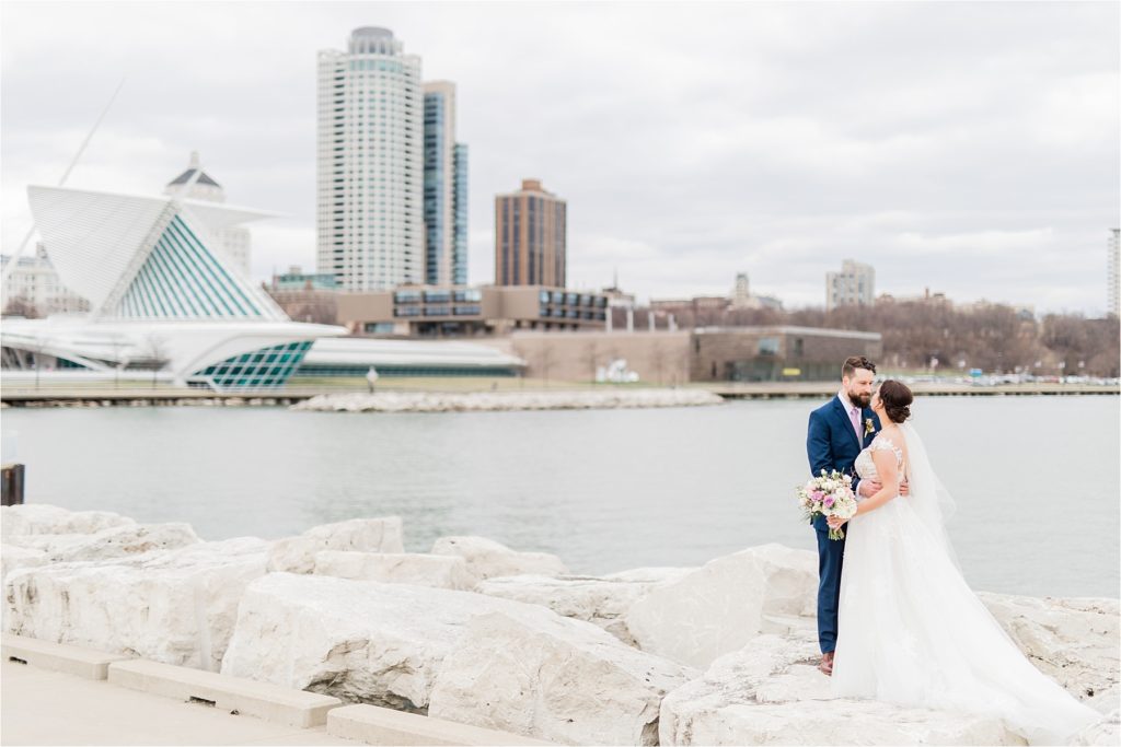 Blush and Navy Wedding on Lakefront in Milwaukee, WI | Happy Takes Photography
